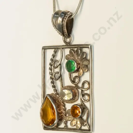 sllver necklace stamped 925 on bale