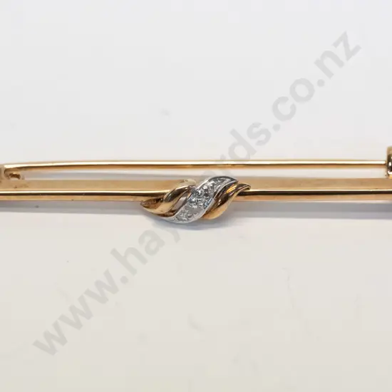 9ct gold bar brooch stamped