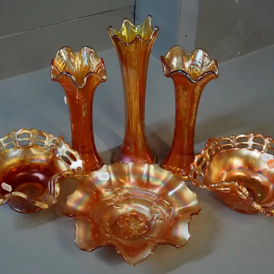 6 pieces of marigold colour carnival glass - 3 vases, tallest is H-240, and 3 small bowls