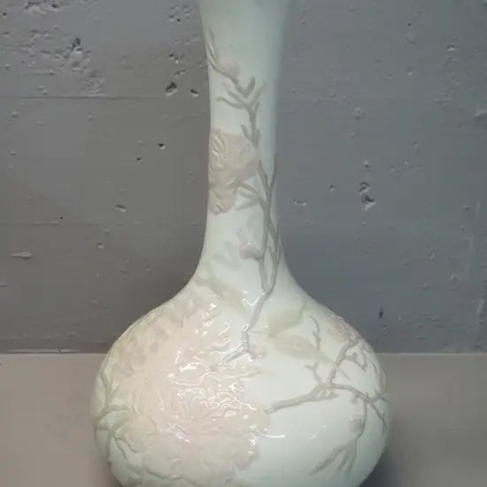 large Lladro vase with tree peony pattern - stamped no 16. H-480 D-260