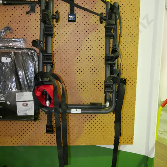 hatchback mounted 3 bike - bike rack