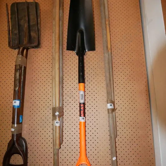as-new Atlas tree spade