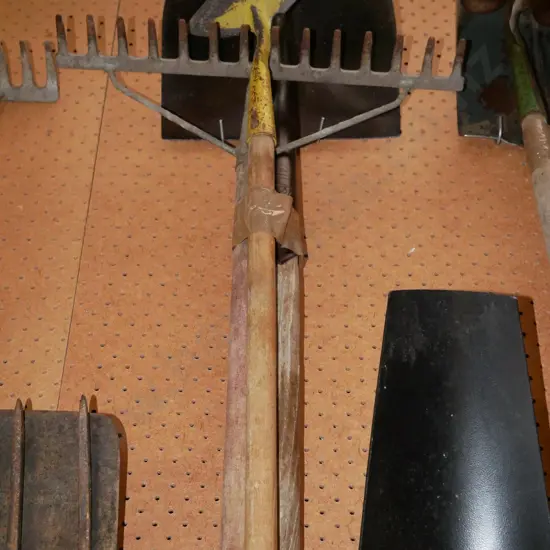 shovel, rake, aeroplane hoe