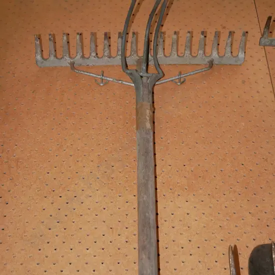 garden rake, cultivator