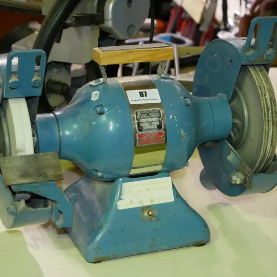 Black & Decker bench grinder