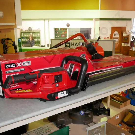 as-new Ozito hedge trimmers - no battery or charger