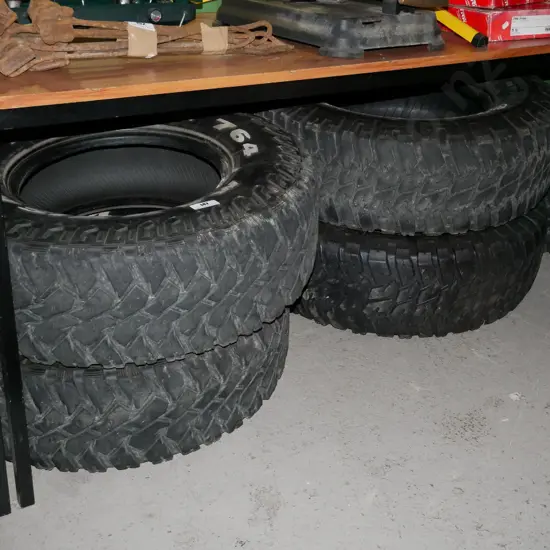 5x Maxxis Bighorn 764 off roading tyres