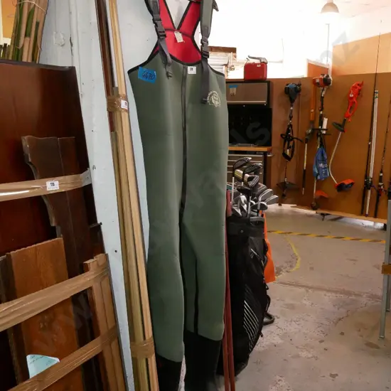 neoprene waders - size 7