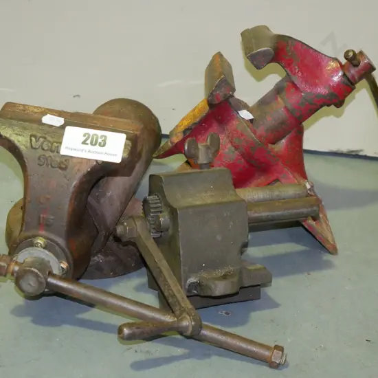 2x engineers vice, small metal roller