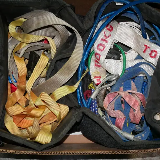 box; load strops, tie downs