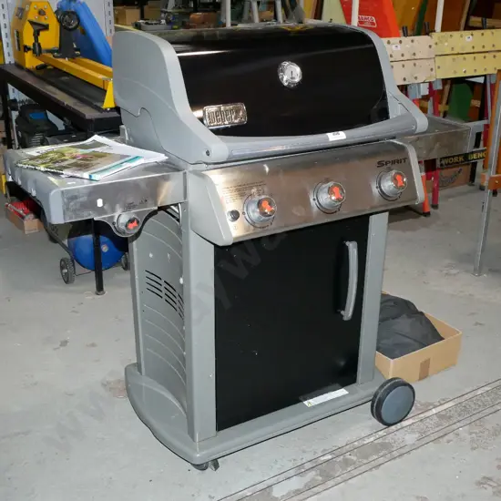 Weber spirit gas bbq with cover and accessories