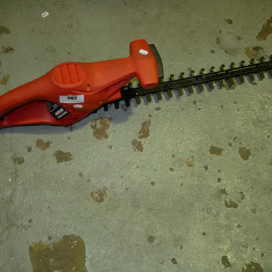 B&D corded hedge trimmers
