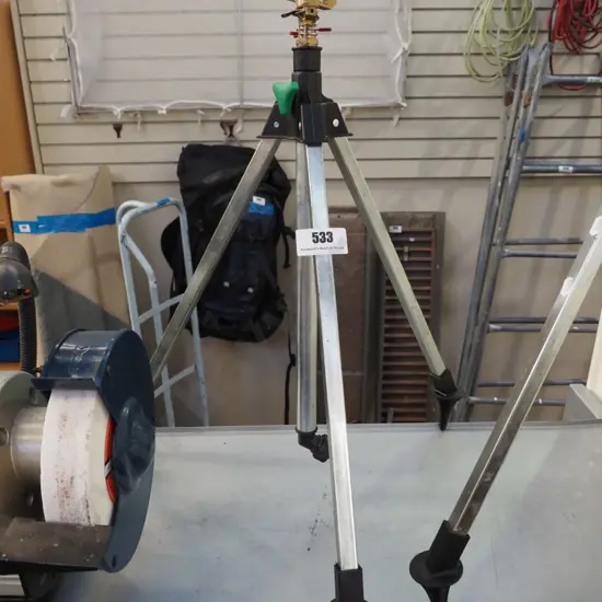 1x impact sprayer on tripod