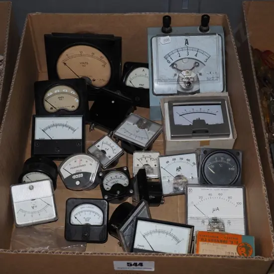 box; various amp and volt dials