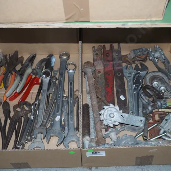 2 boxes; pliers, D shackles etc green dots