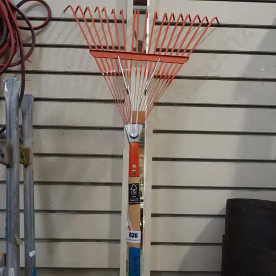 Atlas leaf rake