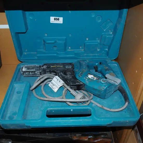 cased Makita collated screw gun