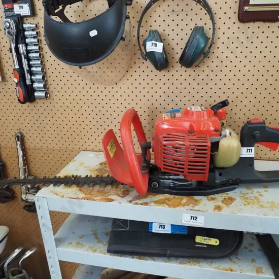 Shindawa 2 stroke hedge trimmers
