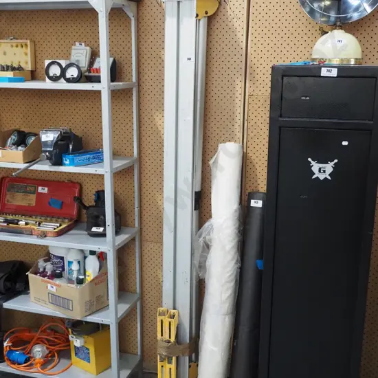 De Walt drop saw stand