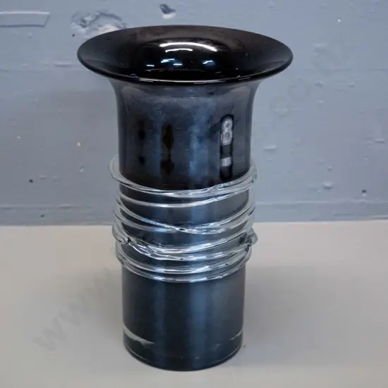 art glass flared rim vase - irridescent navy blue with clear applied spiral H-240 D-150 at rim