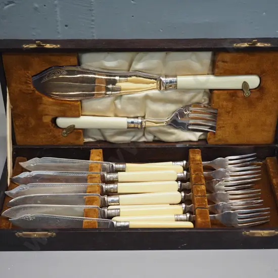 timber-cased bone handled EPNS fish set with servers