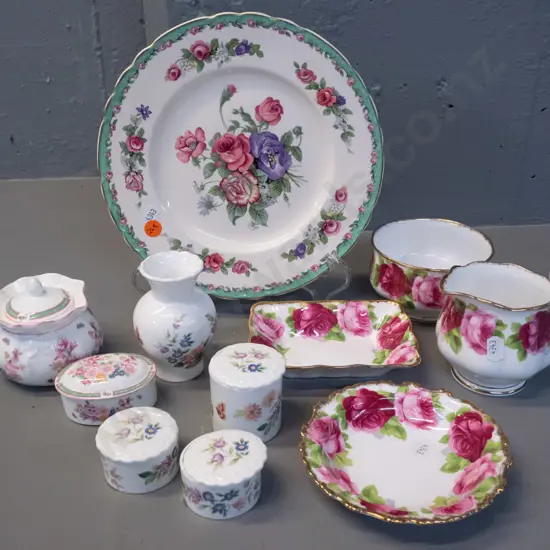 assorted English china - Royal Staffordshire Clarice Cliff  'Nancy' plate D-225, 2 Royal Doulton Arabella lidded pots, 3