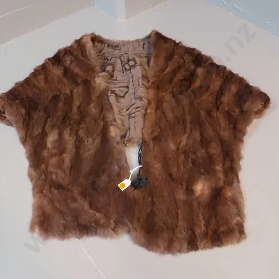 brown fur stole L-1550 H-420