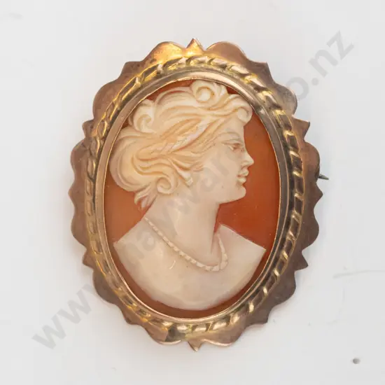 cameo brooch stamped 9ct