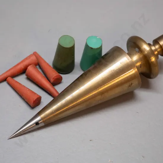 vintage brass plumb bob with very sharp steel tip L-125, plus 6 small rubber conical pieces.
