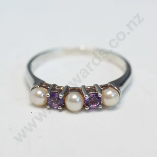 silver amethyst & cultured pearl ring stamped 925