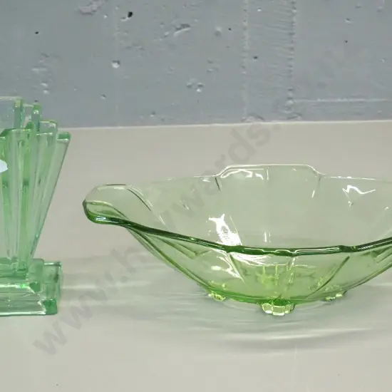 2 pieces of green depression glass - ribbed square vase and a bowl H-80 L-300 W-175
