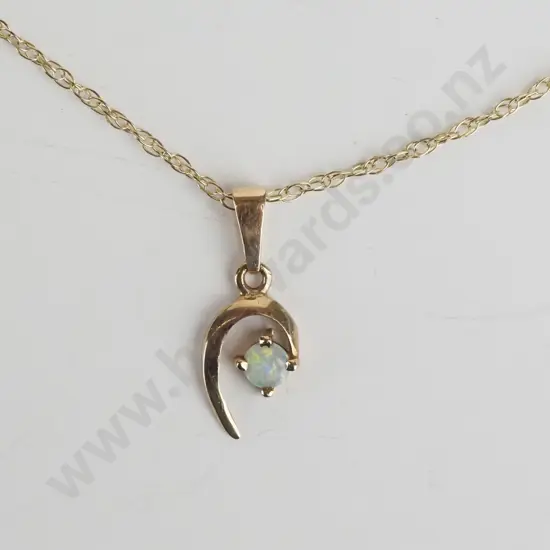 small opal necklace stamped 375