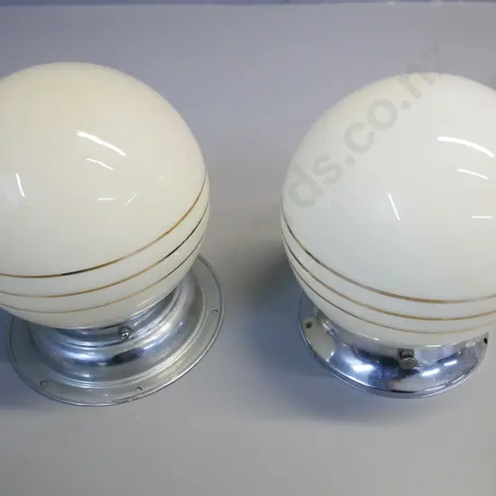 pair of off-white deco globes with gold pinstripe decoration H- 190
