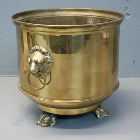 brass jardiniere with lion head handles and 3 paw feet H-220 D-230