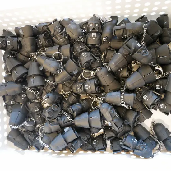 tray of Darth Vader key rings