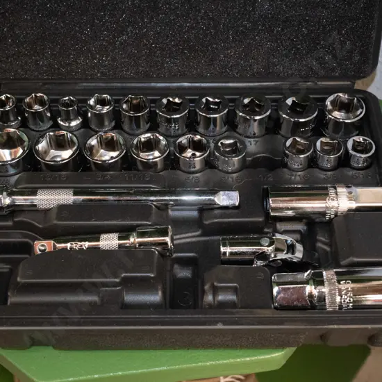 Part socket set in black plastic case