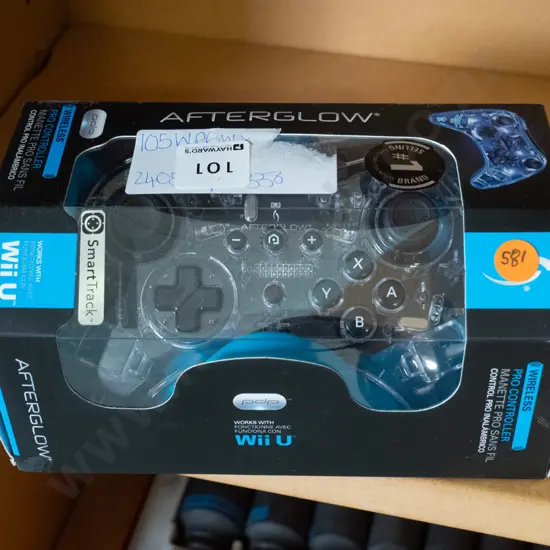 Wireless Wii controller - after glow 