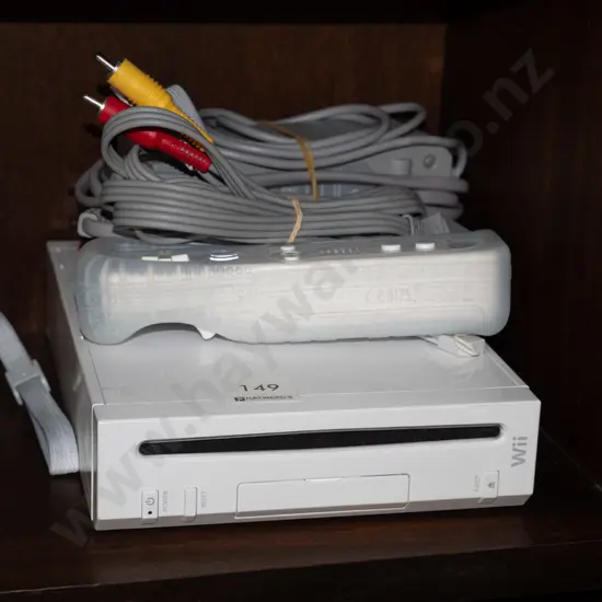 Wii Console, controller, cords