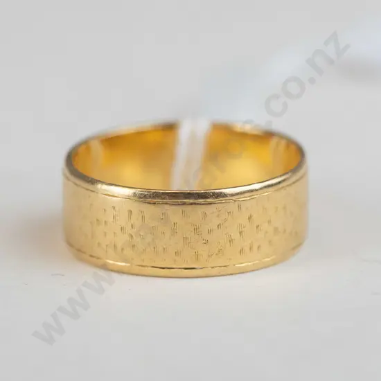 Gold coloured ring - engraving inside the ring says '208' '18CT' ' ES' 1
