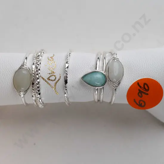 White fabric ""Lovisa"" containing 5 rings 