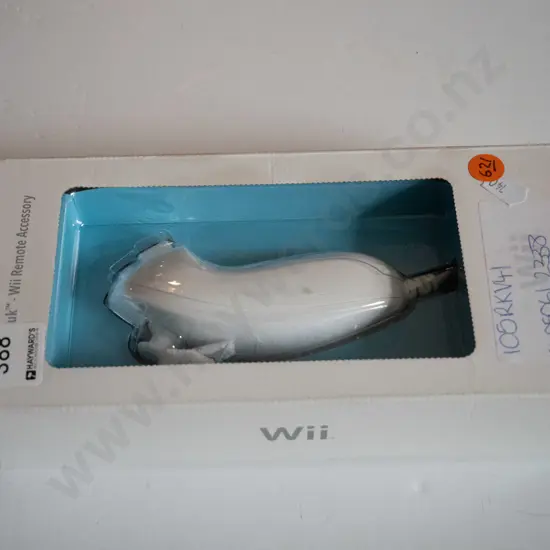 1x Nunchuck Wii remote accessory