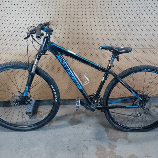 Rocky Mountain - mountain bike - black and blue 