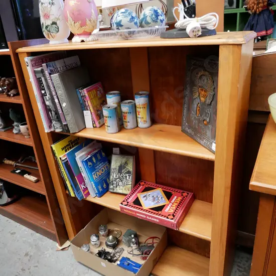 solid rimu bookcase H- 1170, W- 970, D- 260