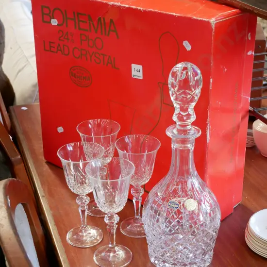 Bohemian crystal stoppered decanter with 4 glasses and original box