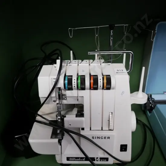 Singer 4 spool overlocker