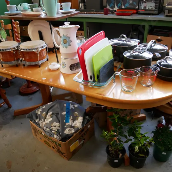 rimu veneer extending table, no chairs, H- 750, W- 1900, D- 940