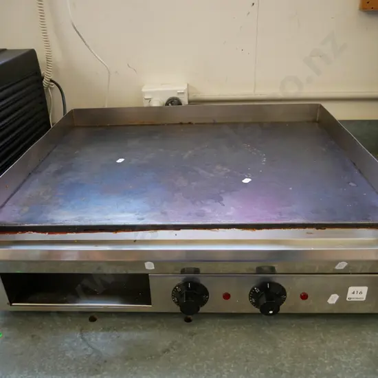 commercial grade bench top hot plate 600 x 540