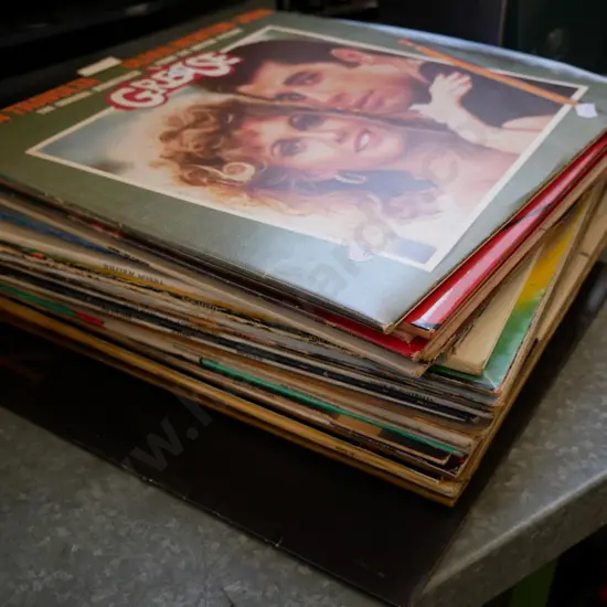 LPs The Bee Gees, Carpenters, Donna Summer etc