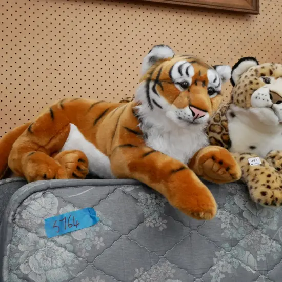 2 soft toys - tiger and leopard