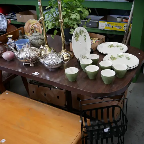 metal based pedestal formica topped table H- 720, W- 1190, D- 780